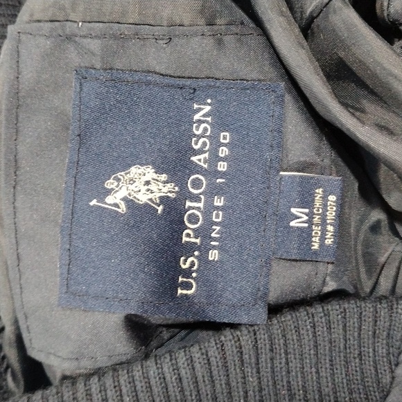 U. S. Polo Assn navy blue puffer jacket. NWT. Medium - Picture 2 of 9